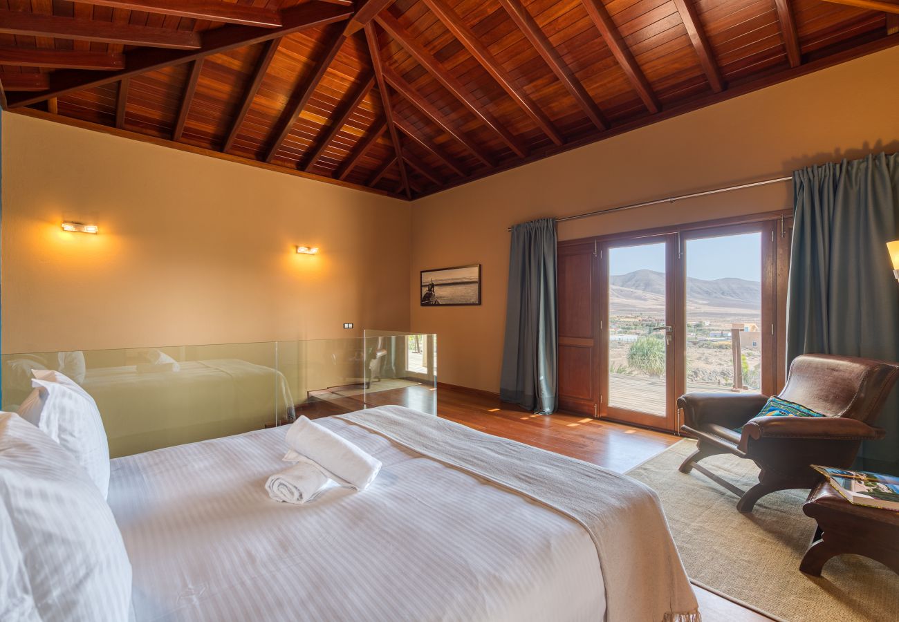 Villa in Antigua - Fuerteventura - HomeForGuest Casa Altanntes: Heated Pool, 4000m² garden - HomeForGuest 
