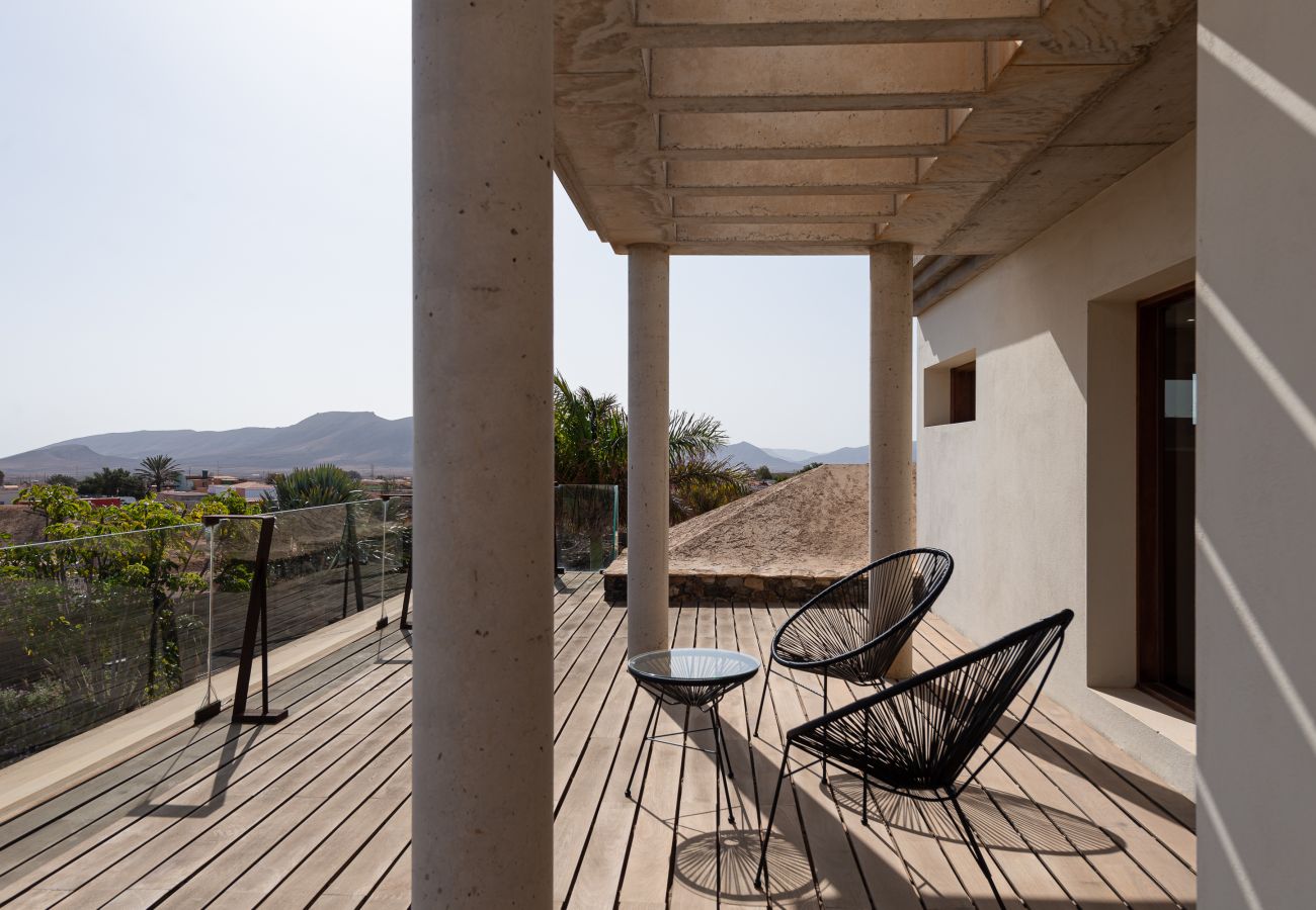 Villa in Antigua - Fuerteventura - HomeForGuest Casa Altanntes: Heated Pool, 4000m² garden - HomeForGuest 
