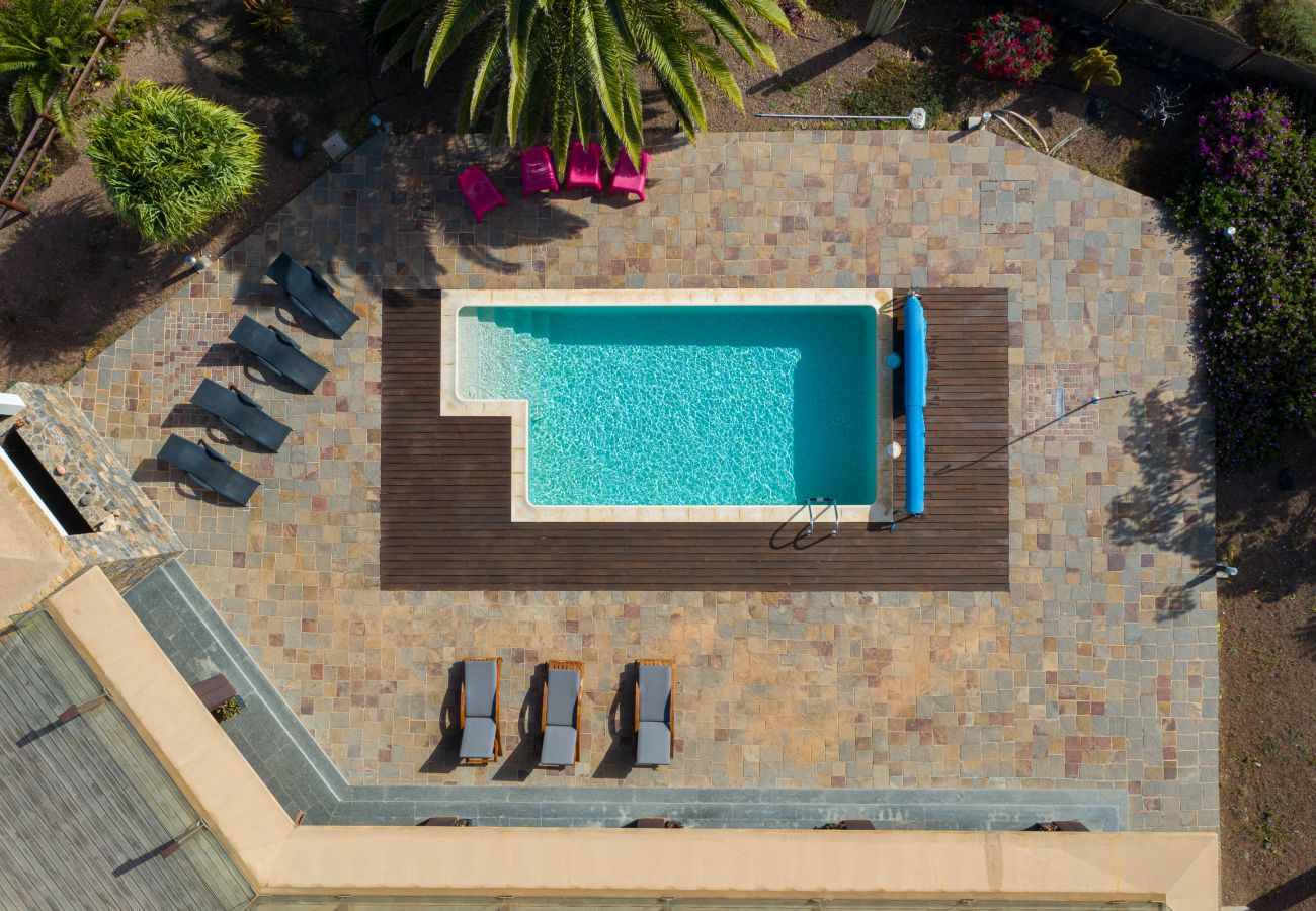 Villa in Antigua - Fuerteventura - HomeForGuest Casa Altanntes: Heated Pool, 4000m² garden - HomeForGuest 