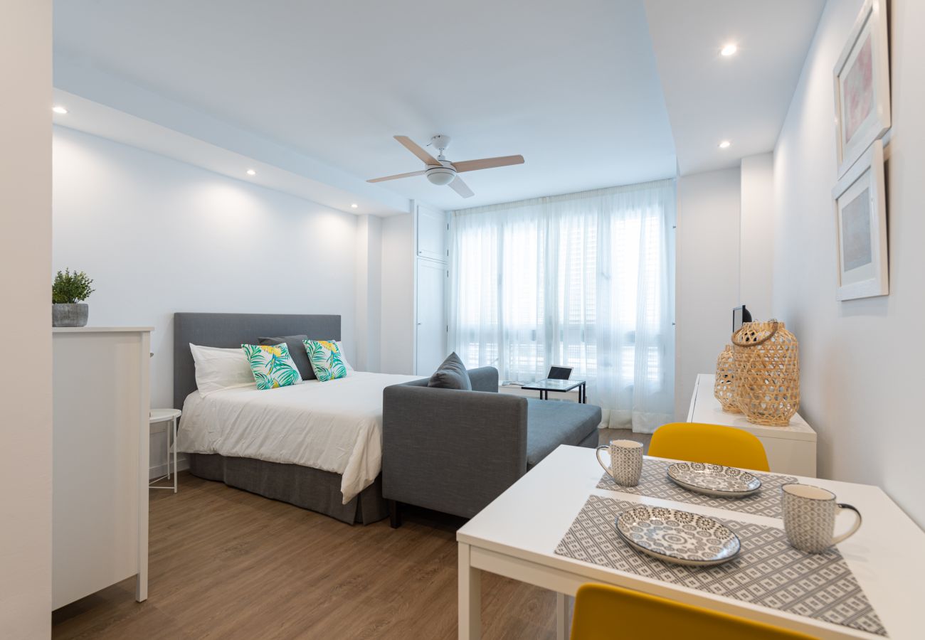 Apartment in Las Palmas de Gran Canaria - HomeForGuest New and Cozy Apartment by Las Canteras