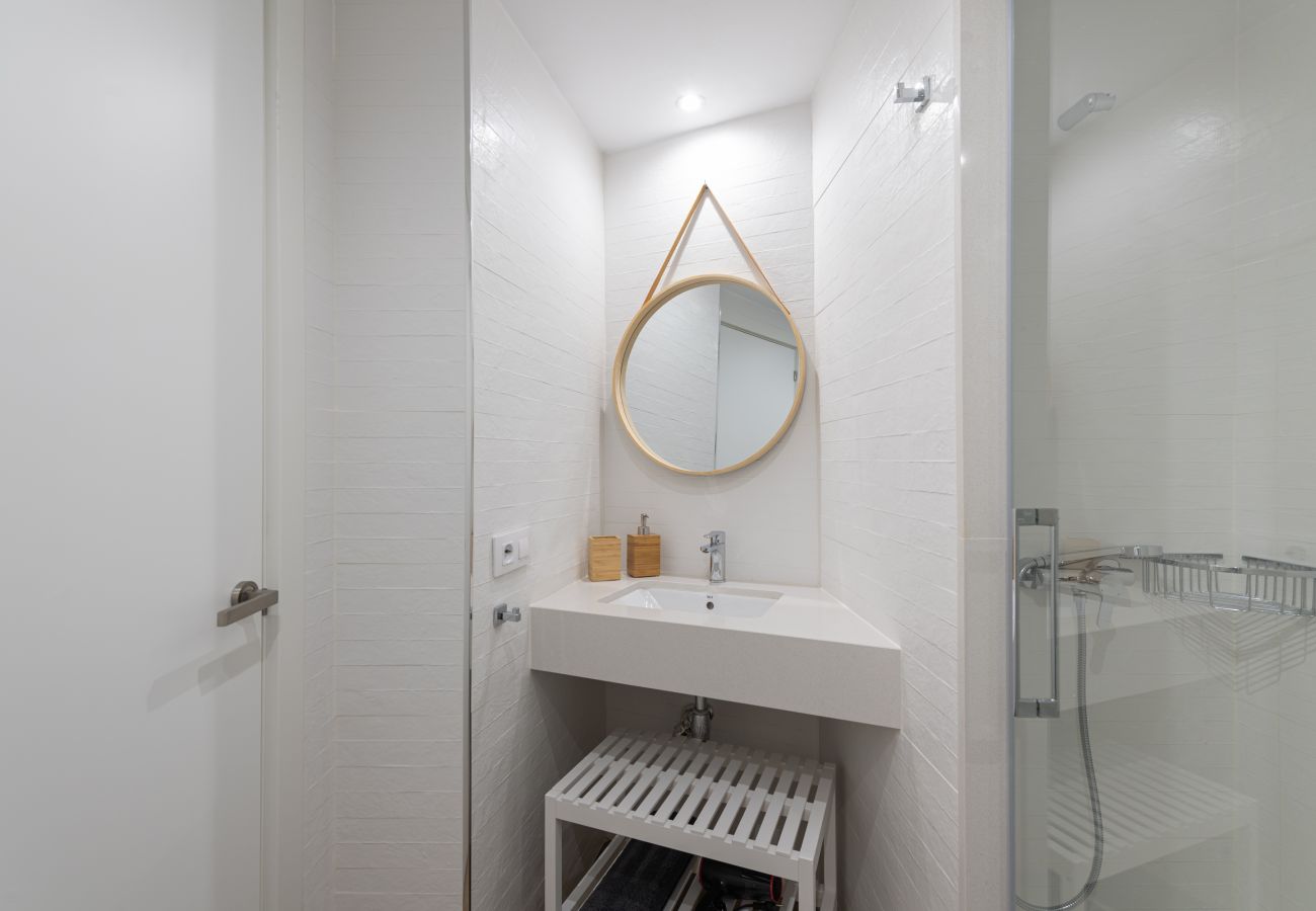 Apartment in Las Palmas de Gran Canaria - HomeForGuest New and Cozy Apartment by Las Canteras