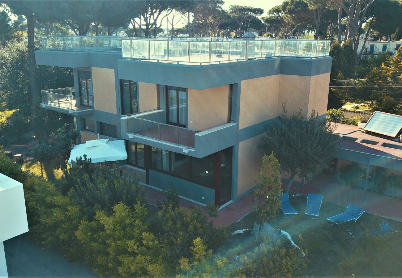 Villa in Terracina - Sea view villa with direct access to the sea