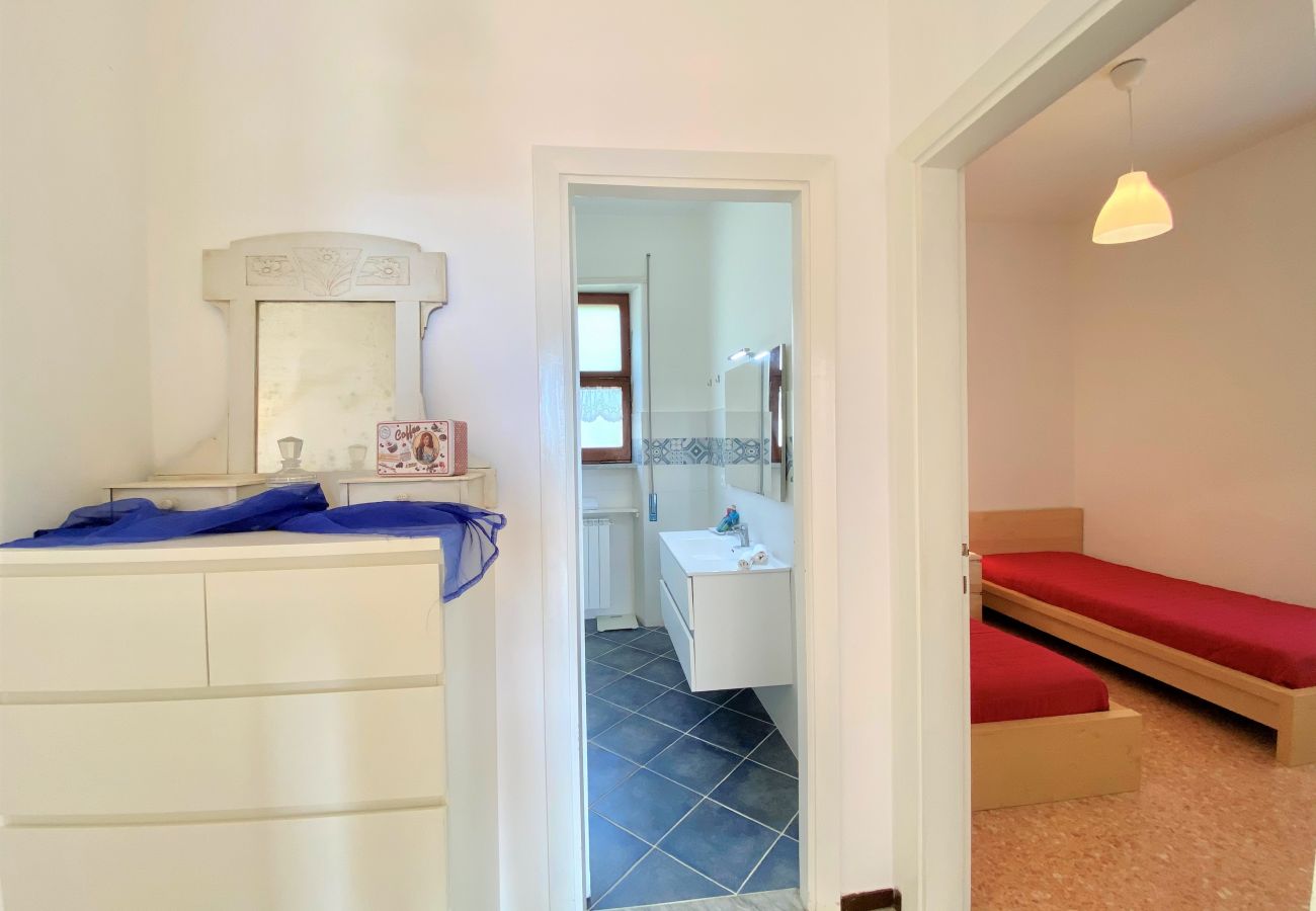 Apartment in Sperlonga - Panoramic Apartment with Parking Space in the Historic Center 