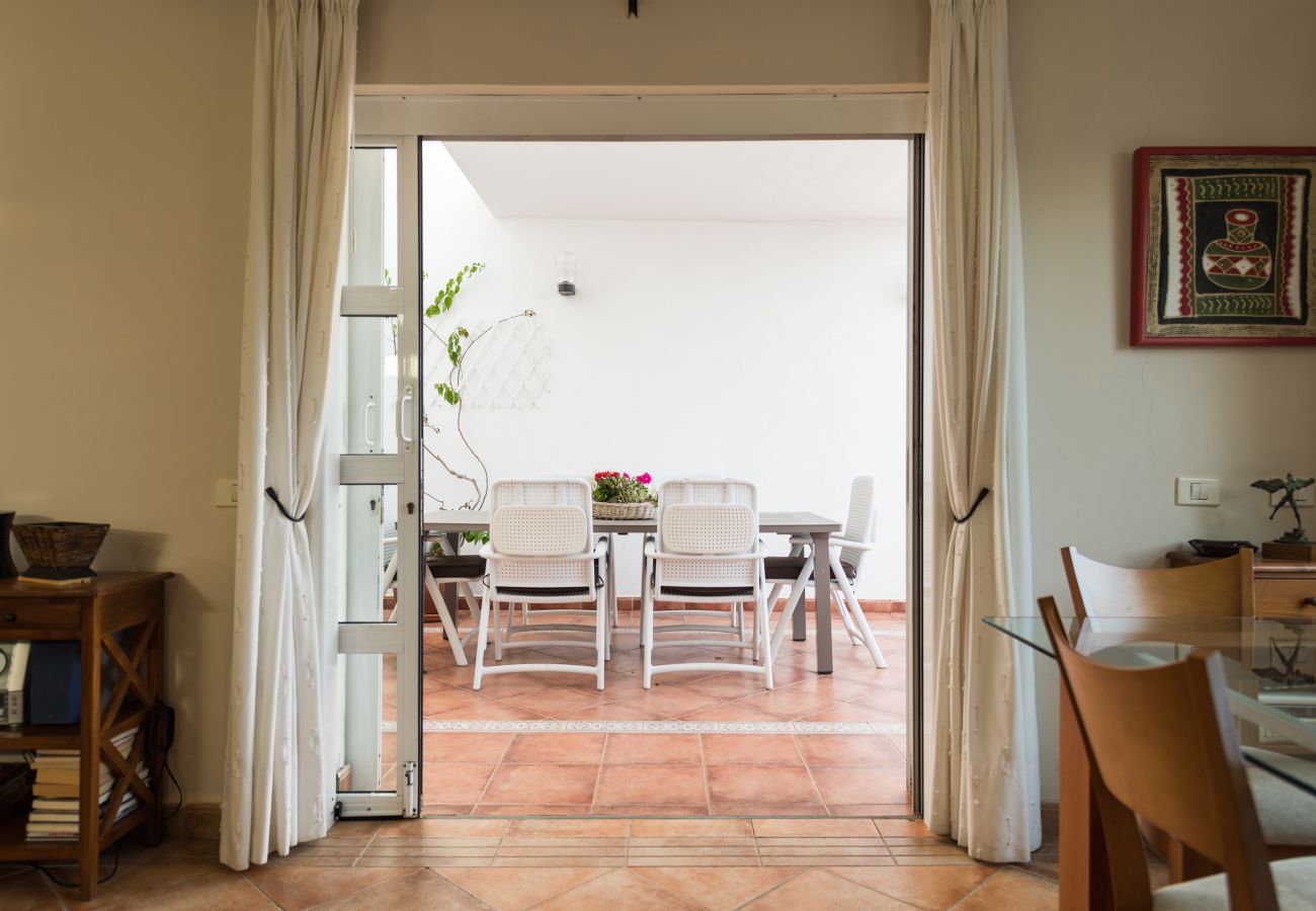 House in San Bartolomé de Tirajana - Spacious house in a very quiet area and close to all services