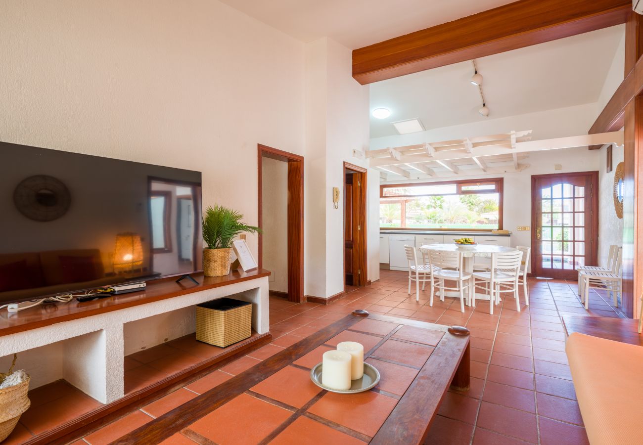 Chalet in San Bartolomé de Tirajana - Casa Gran Canaria - Private heated pool, games room and playground