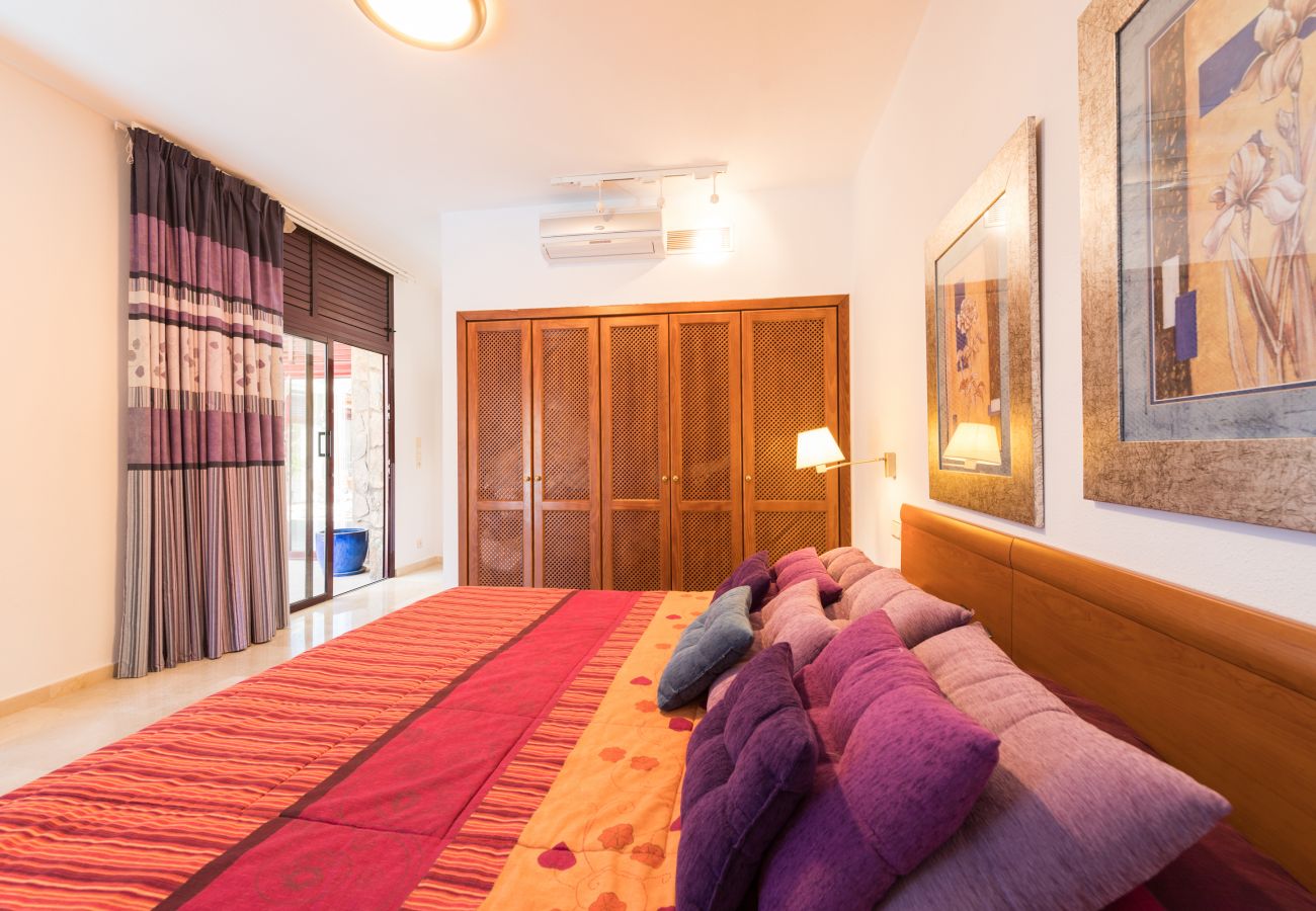 Chalet in Mogán - Private heated pool in quiet surroundings and sea views at the golf course