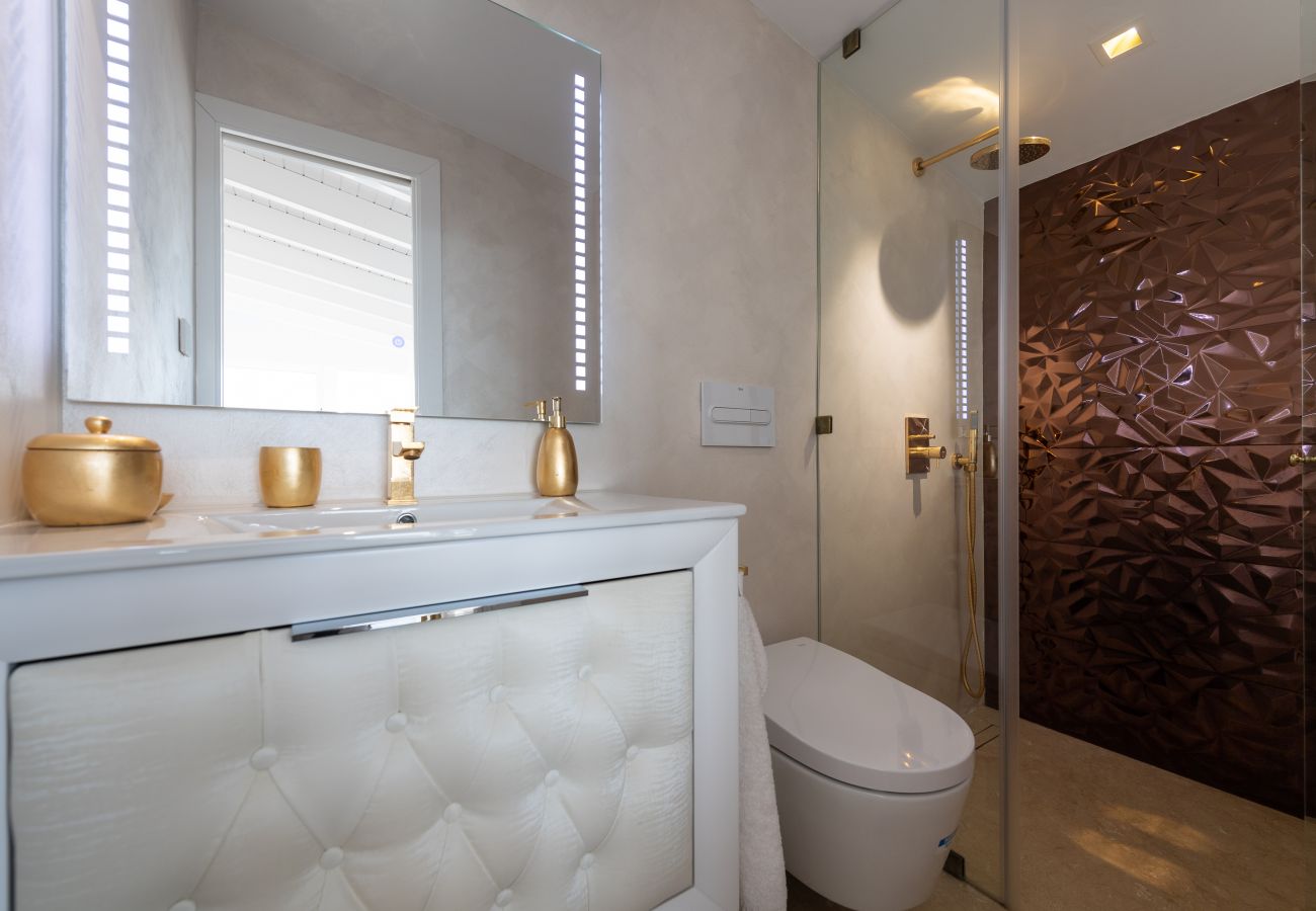 House in Maspalomas - Pool, jacuzzi, games and steps from the beach