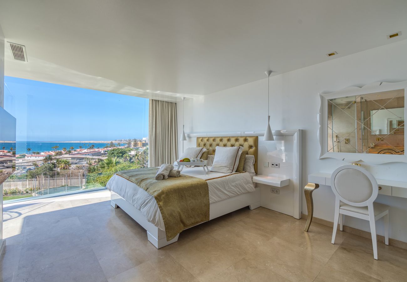 House in Maspalomas - Pool, jacuzzi, games and steps from the beach