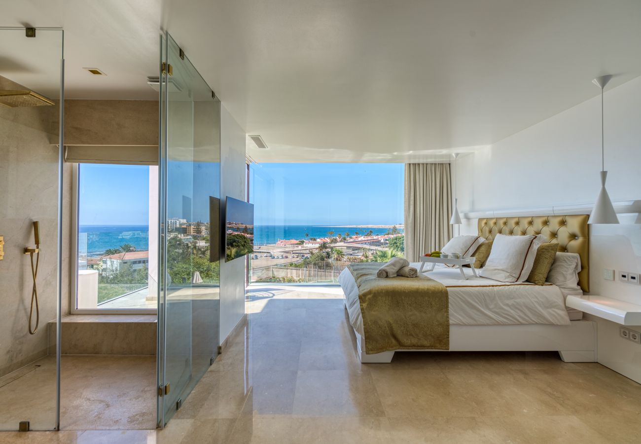 House in Maspalomas - Pool, jacuzzi, games and steps from the beach