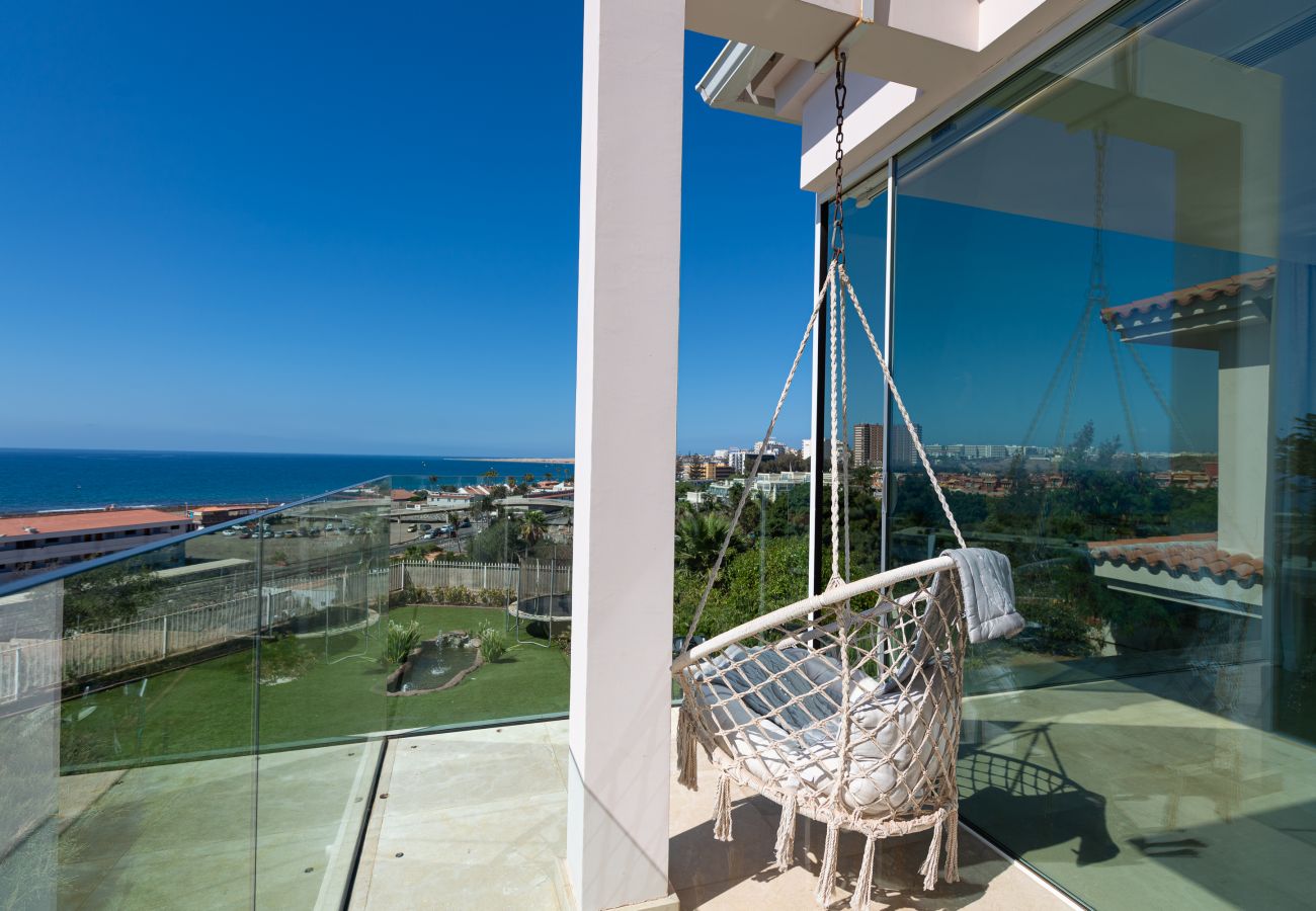 House in Maspalomas - Pool, jacuzzi, games and steps from the beach