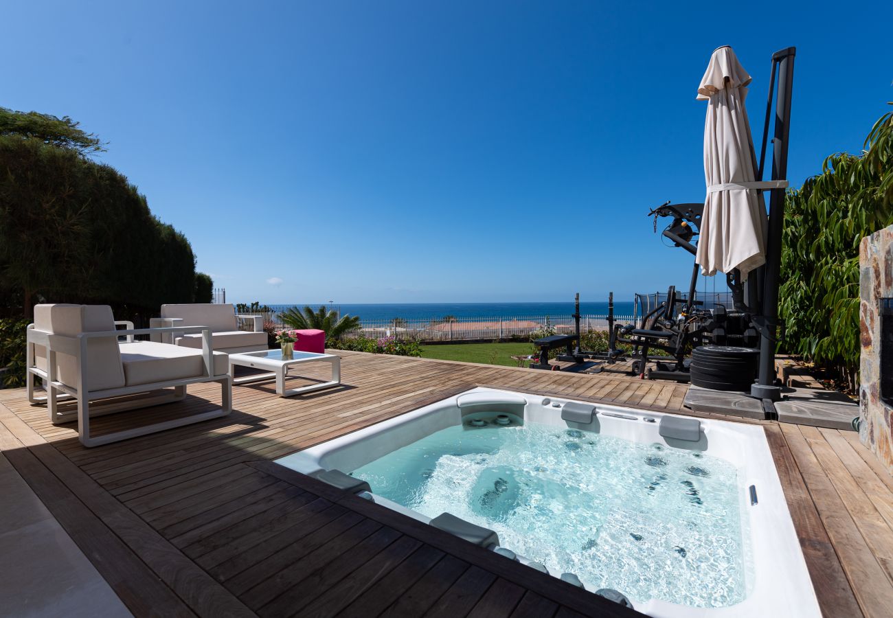 House in Maspalomas - Pool, jacuzzi, games and steps from the beach