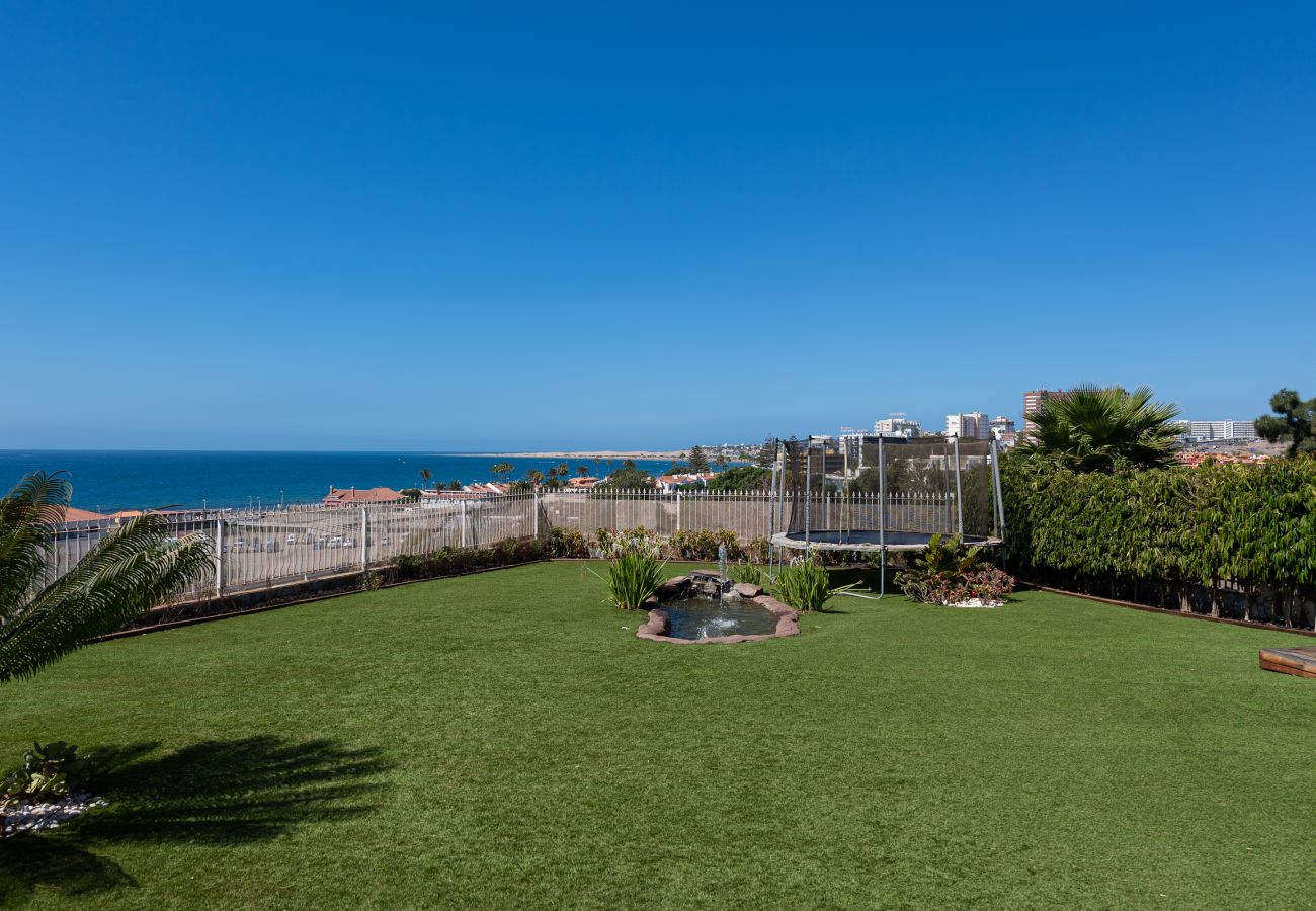 House in Maspalomas - Pool, jacuzzi, games and steps from the beach