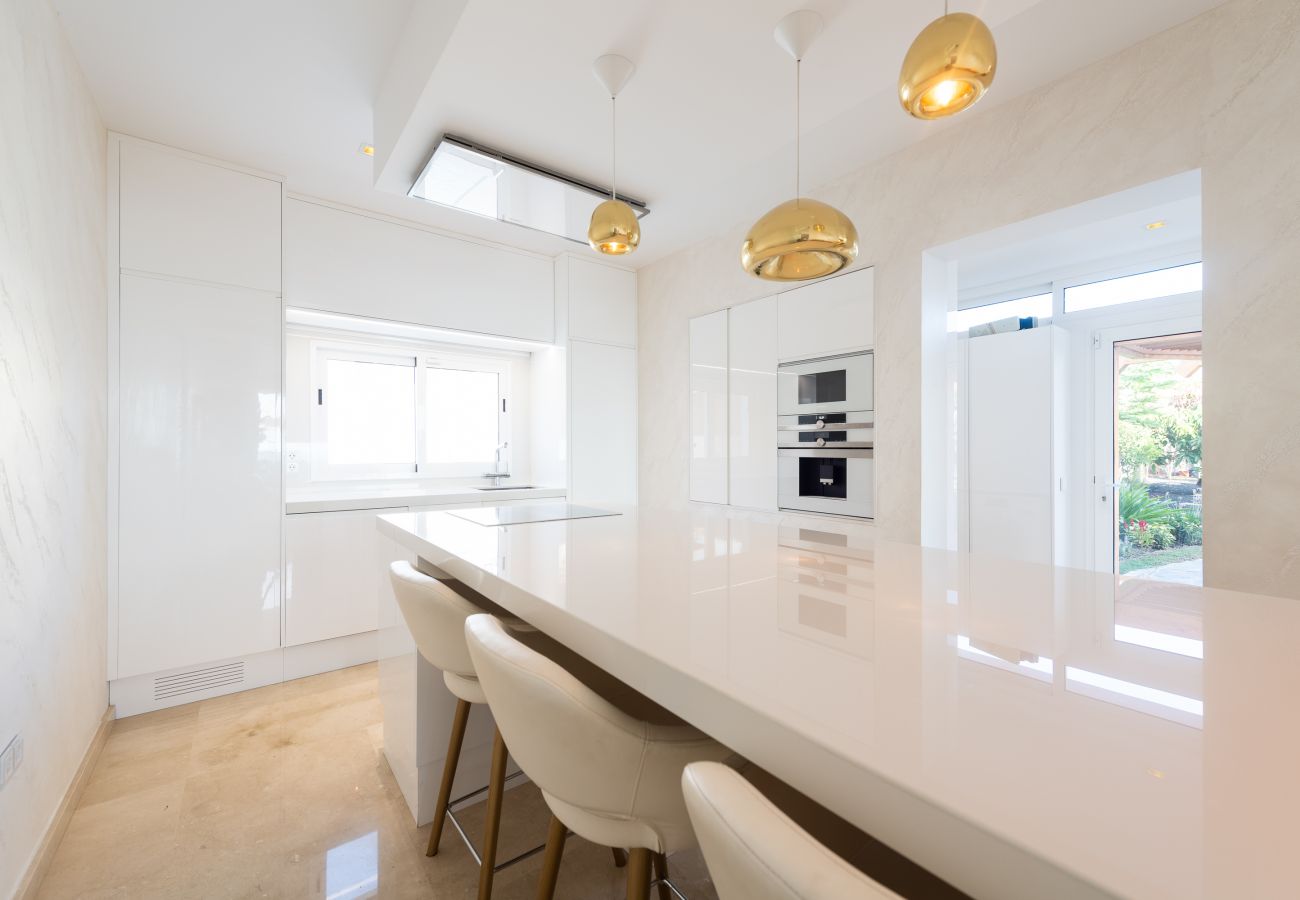 House in Maspalomas - Pool, jacuzzi, games and steps from the beach