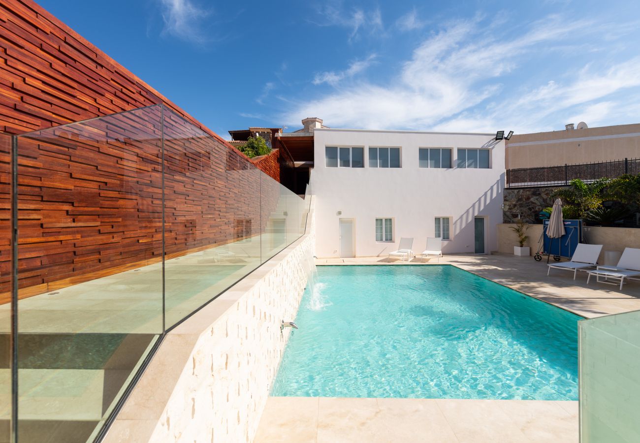 House in Maspalomas - Pool, jacuzzi, games and steps from the beach
