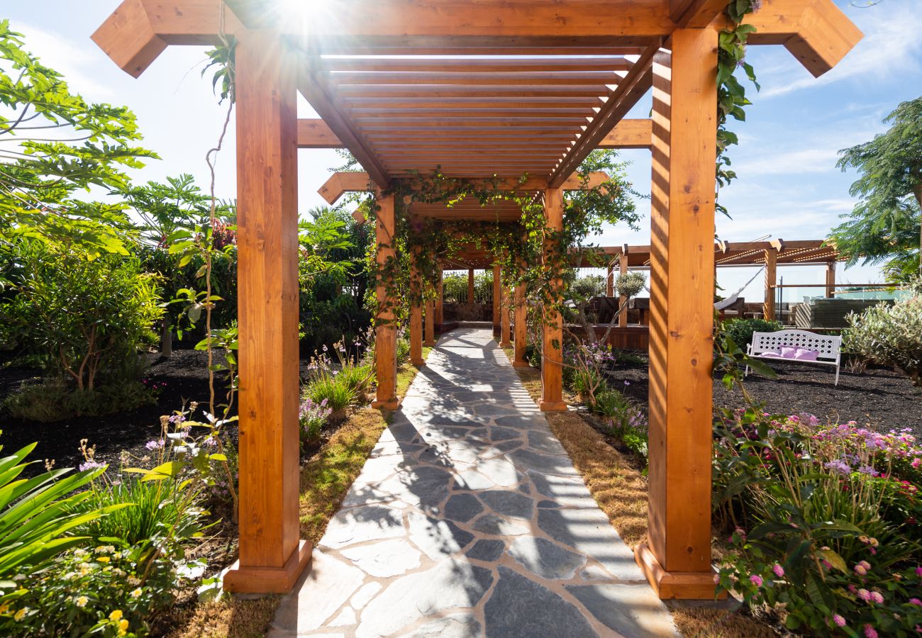 House in Maspalomas - Pool, jacuzzi, games and steps from the beach