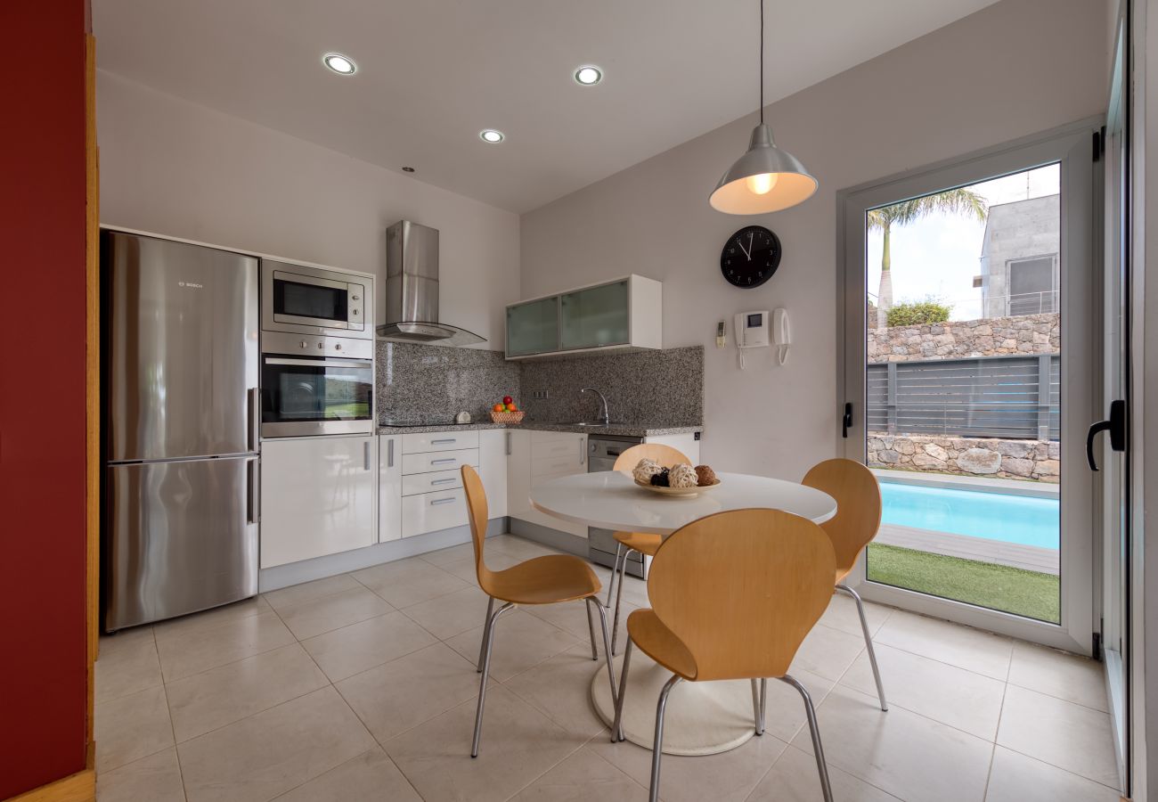 Villa in San Bartolomé de Tirajana - Comfortable villa with private pool and barbecue for 6 people