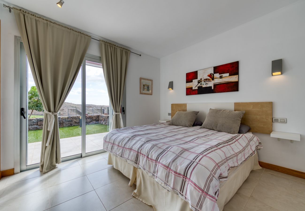 Villa in San Bartolomé de Tirajana - Comfortable villa with private pool and barbecue for 6 people