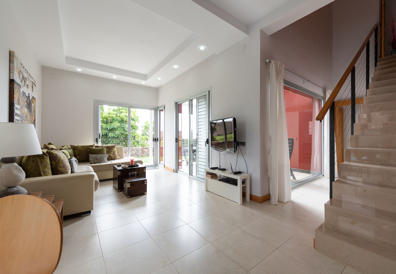 Villa in San Bartolomé de Tirajana - Comfortable villa with private pool and barbecue for 6 people