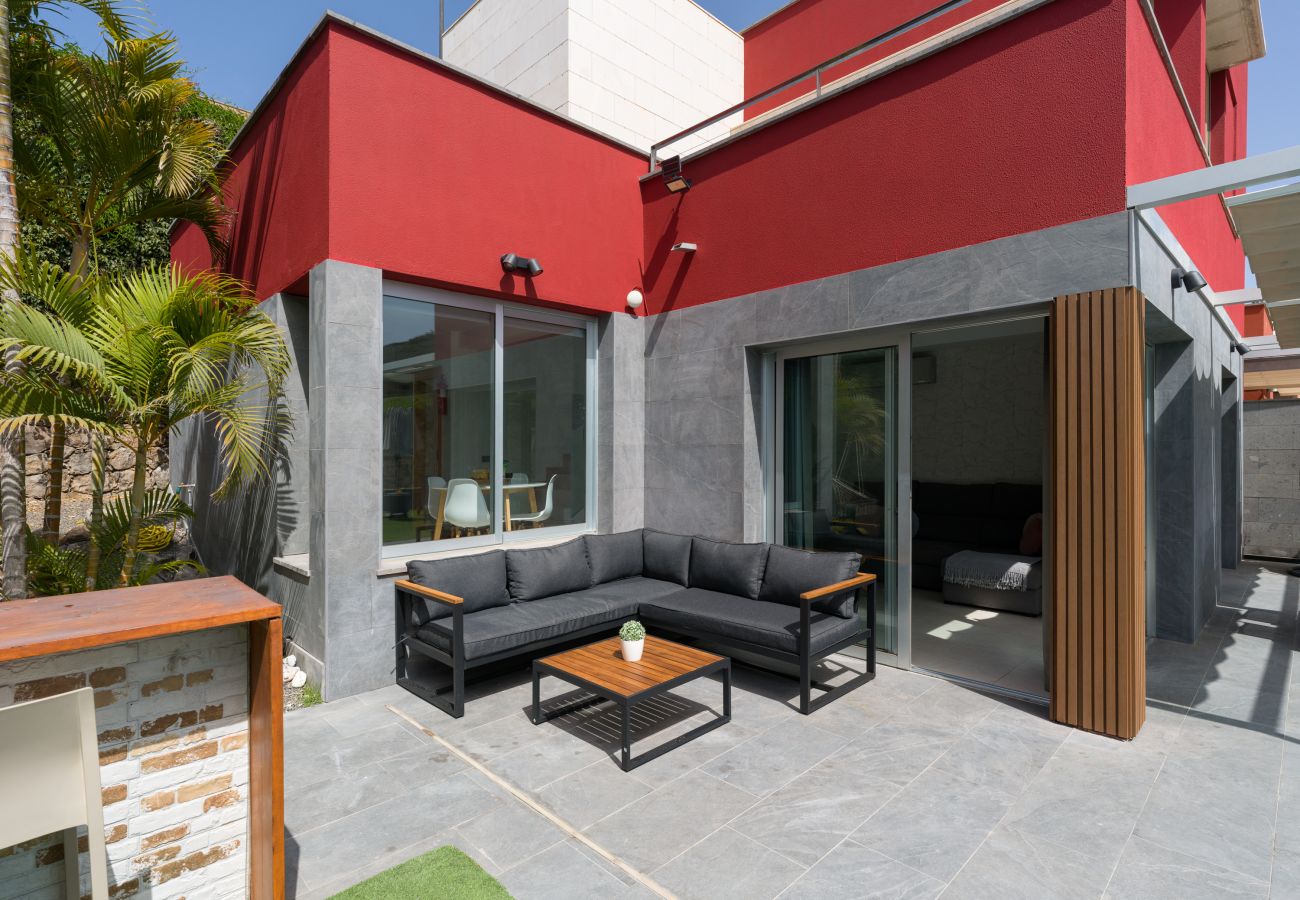 Villa in San Bartolomé de Tirajana - Bali Sky Villa with Private Pool
