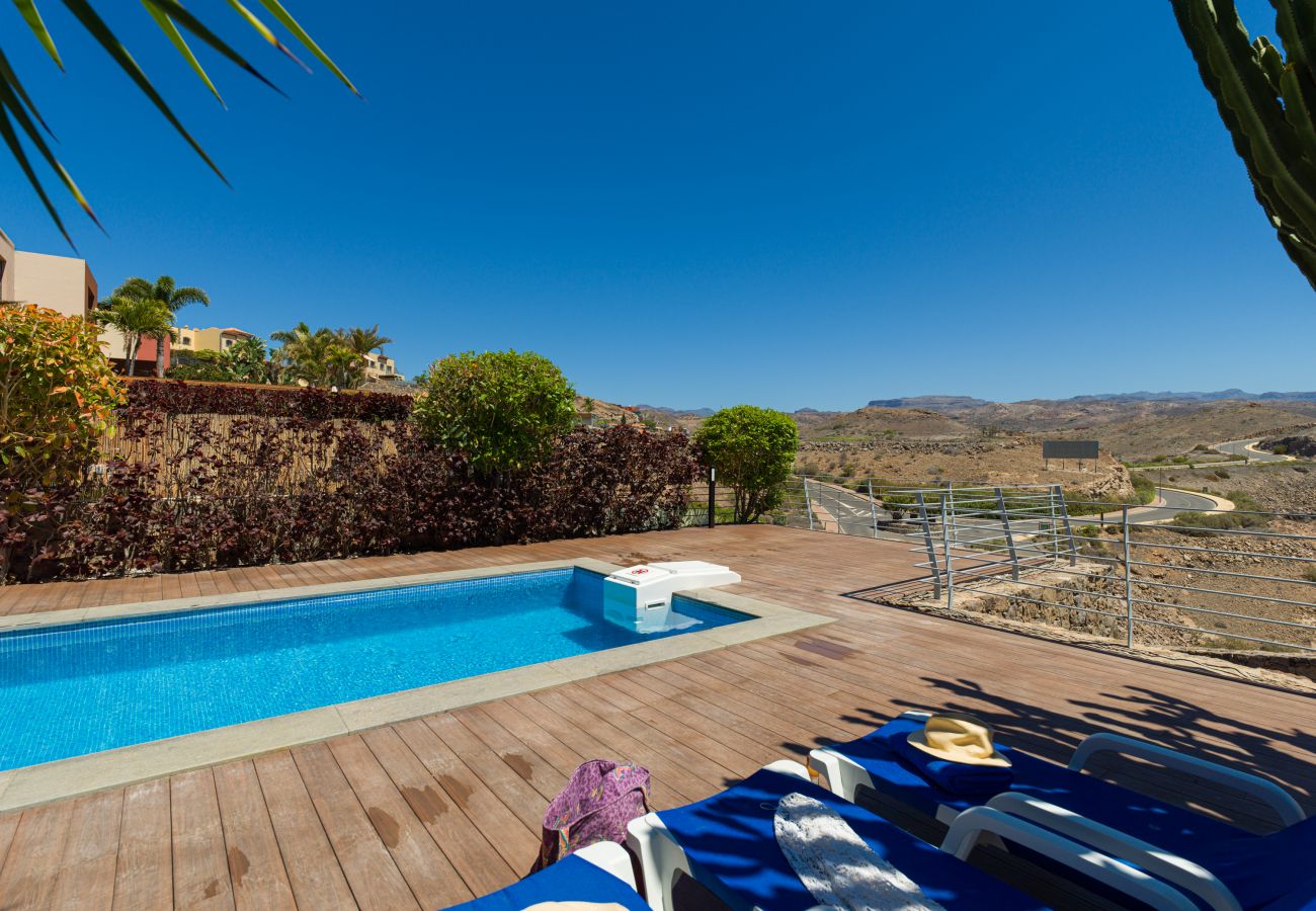 House in San Bartolomé de Tirajana - Amazing 2 bedrooms villa with private heated pool, golf course views