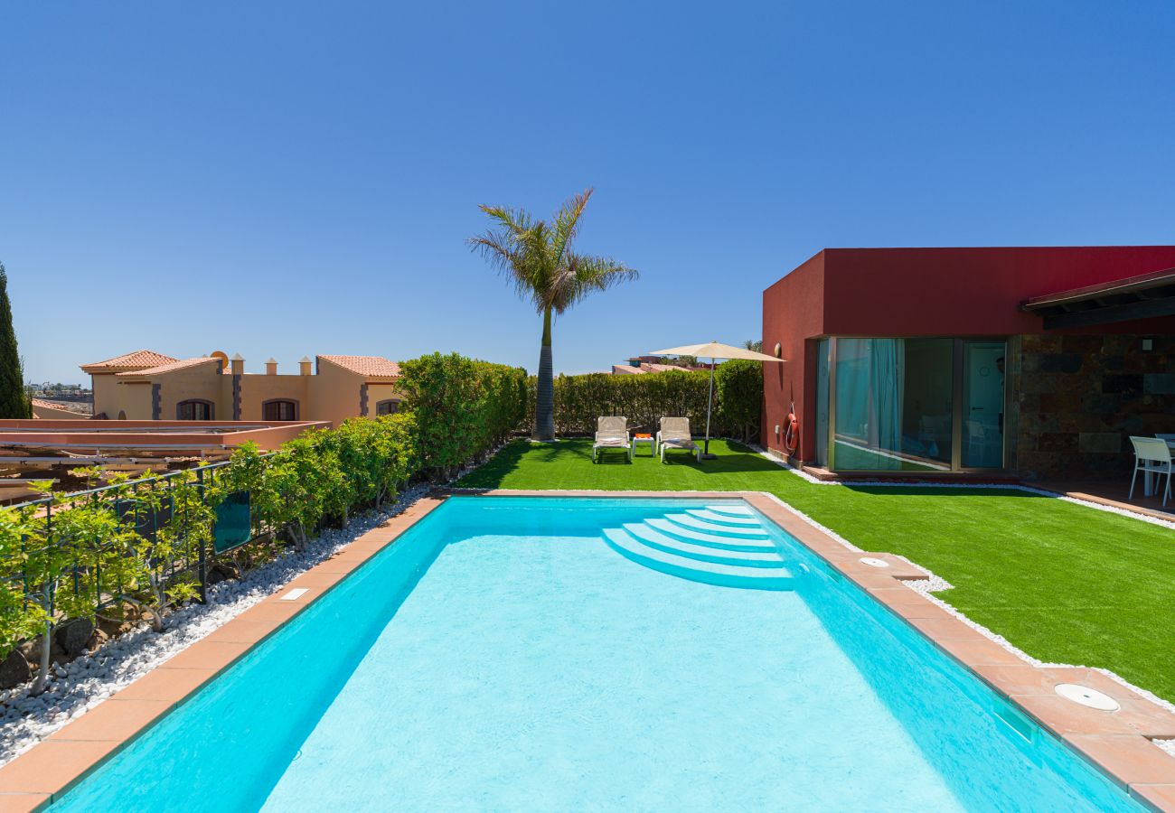 holiday rentals villa par 4 in salobre