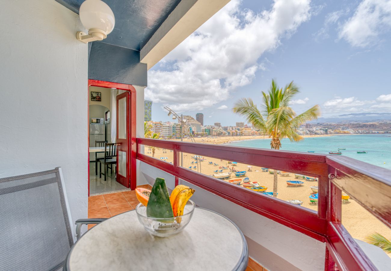 House in Las Palmas de Gran Canaria - Corner on the Beach Front by CanariasGetaway