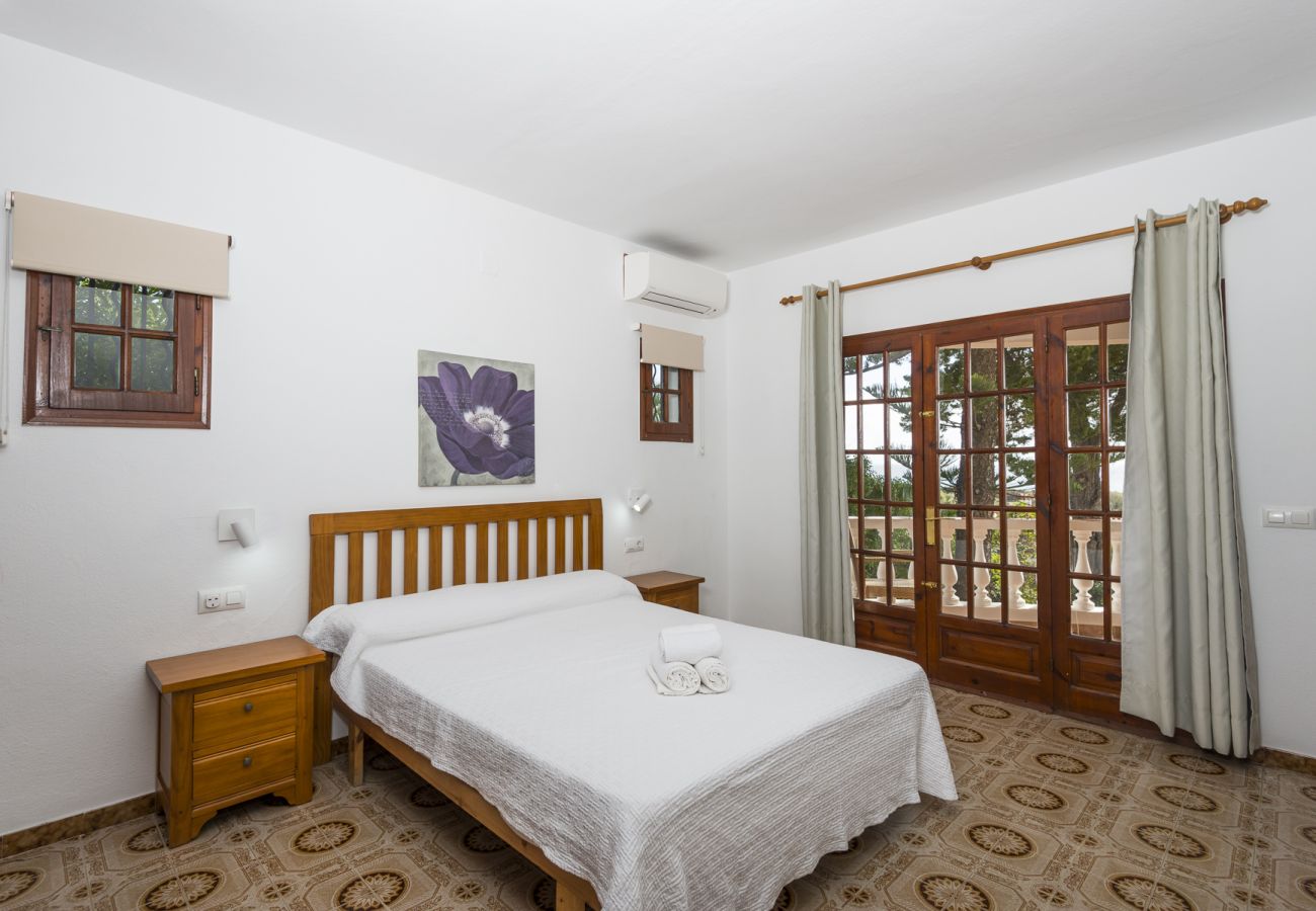 Villa in Son Bou - Villa Nineta by Escape Home