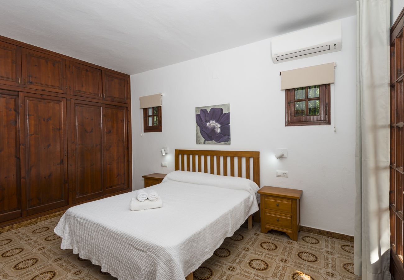 Villa in Son Bou - Villa Nineta by Escape Home