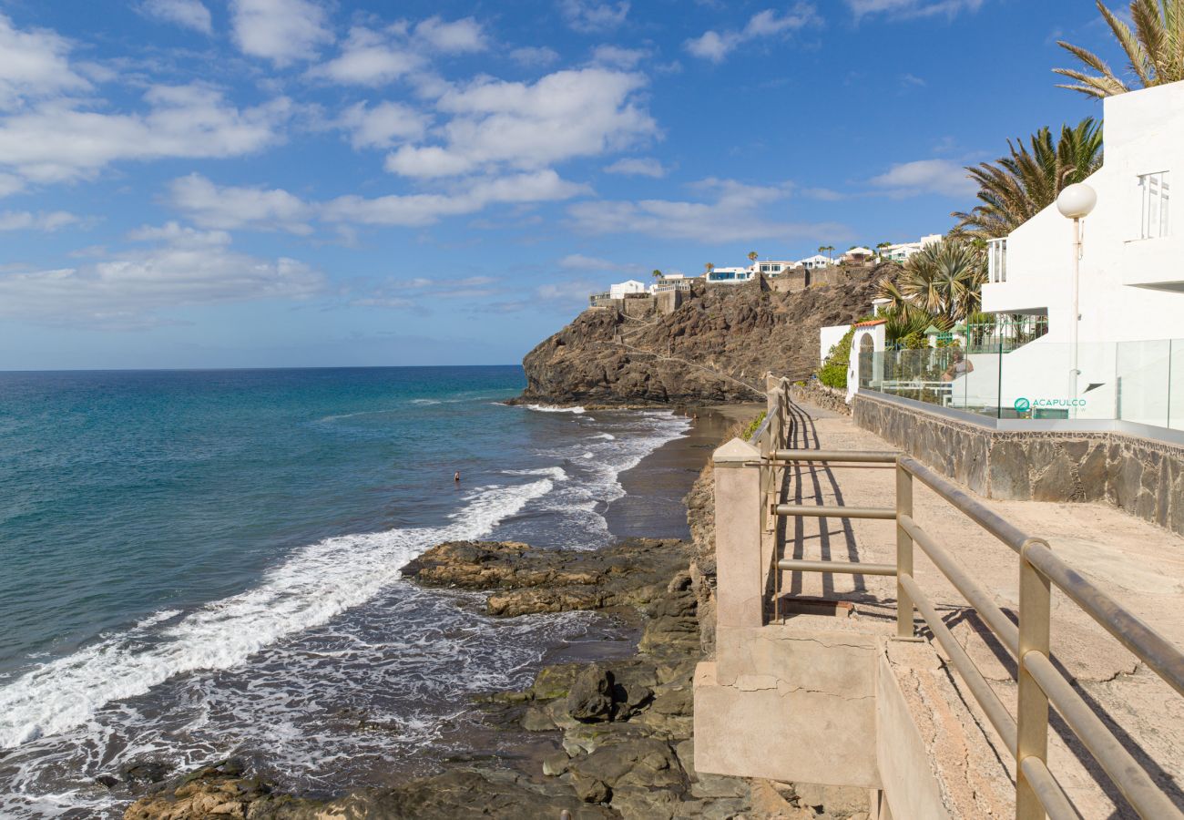 House in Maspalomas -  Viewpoint Over The Cliff By CanariasGetaway