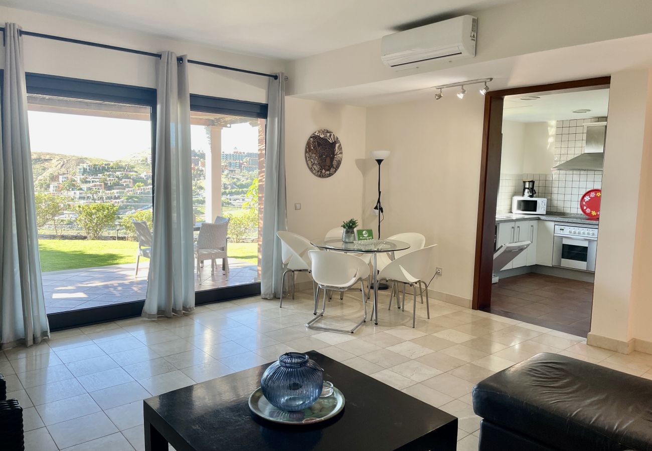 Villa in San Bartolomé de Tirajana - HomeForGuest Villa in Salobre with magnificent views of the golf course.