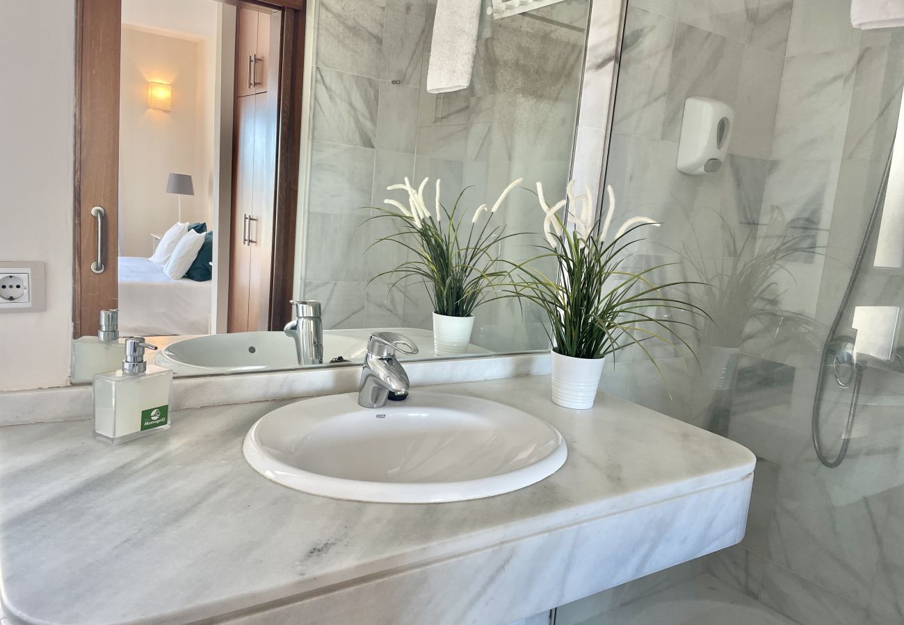 Villa in San Bartolomé de Tirajana - HomeForGuest Villa in Salobre with magnificent views of the golf course.