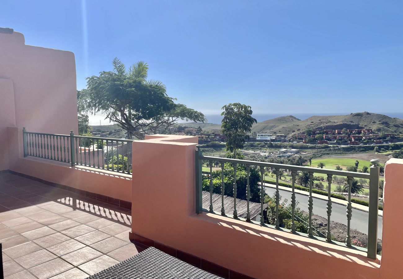 Villa in San Bartolomé de Tirajana - HomeForGuest Villa in Salobre with magnificent views of the golf course.