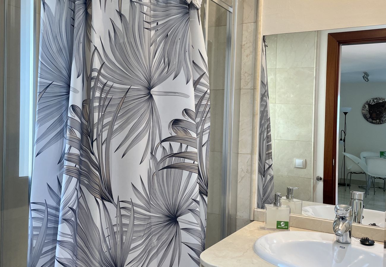 Villa in San Bartolomé de Tirajana - HomeForGuest Villa in Salobre with magnificent views of the golf course.