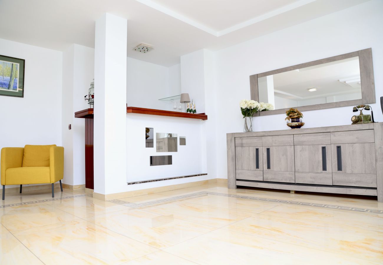 Villa in San Bartolomé de Tirajana - Happy Home