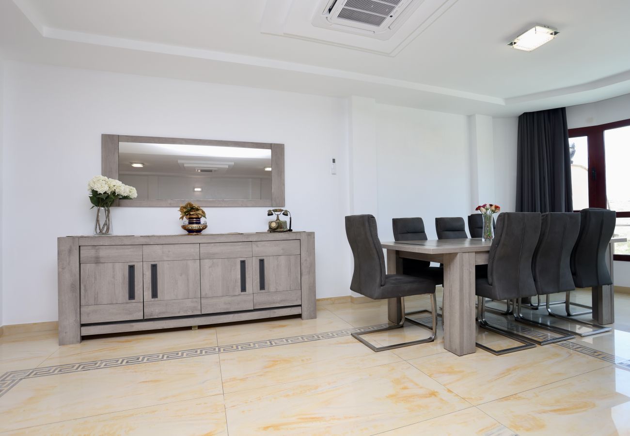 Villa in San Bartolomé de Tirajana - Happy Home