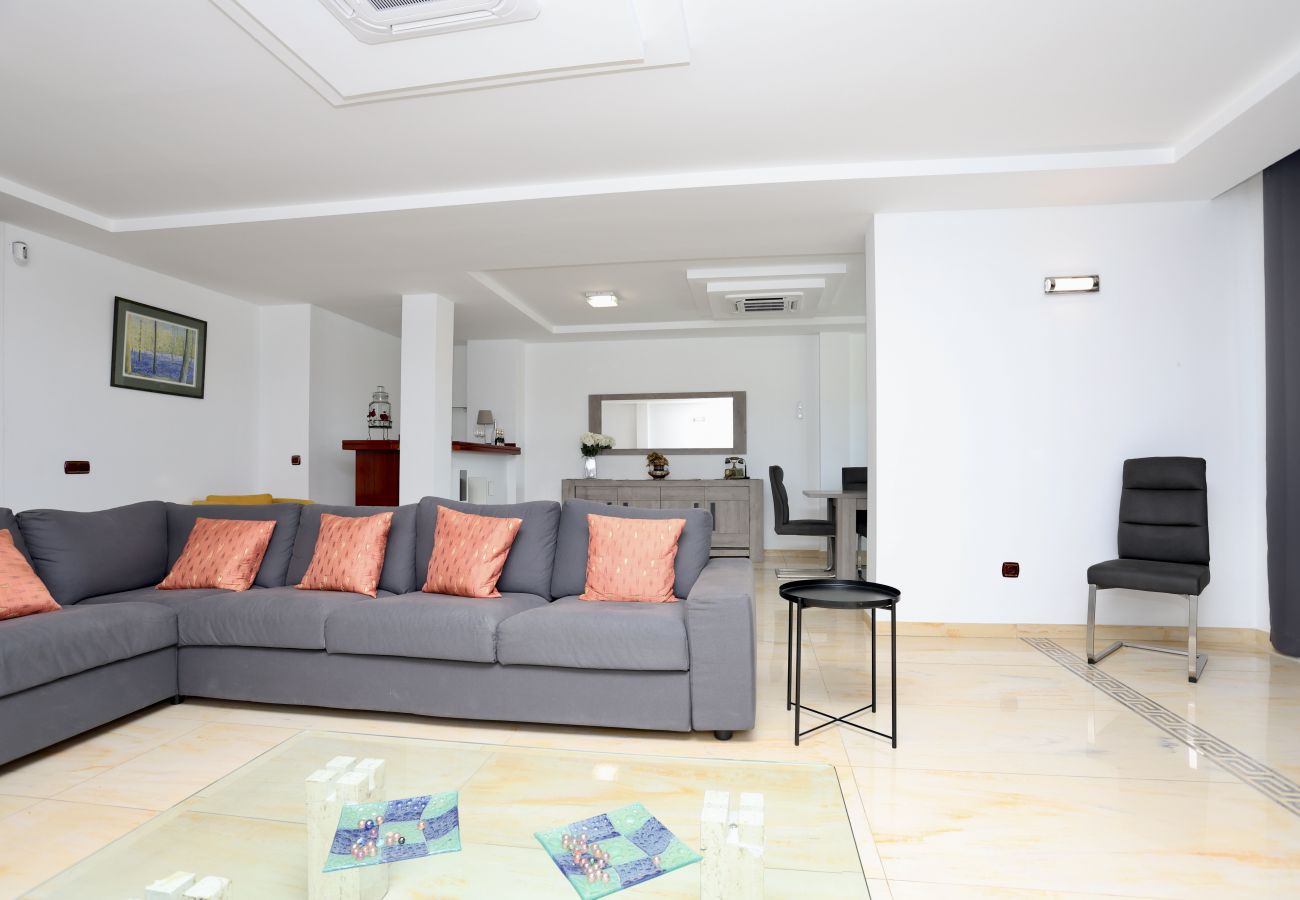 Villa in San Bartolomé de Tirajana - Happy Home