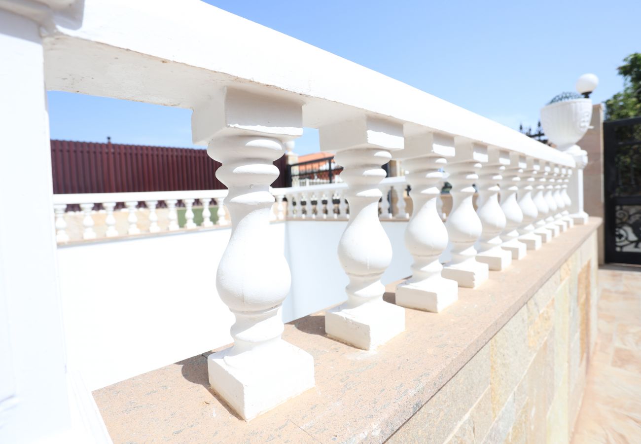Villa in San Bartolomé de Tirajana - Happy Home