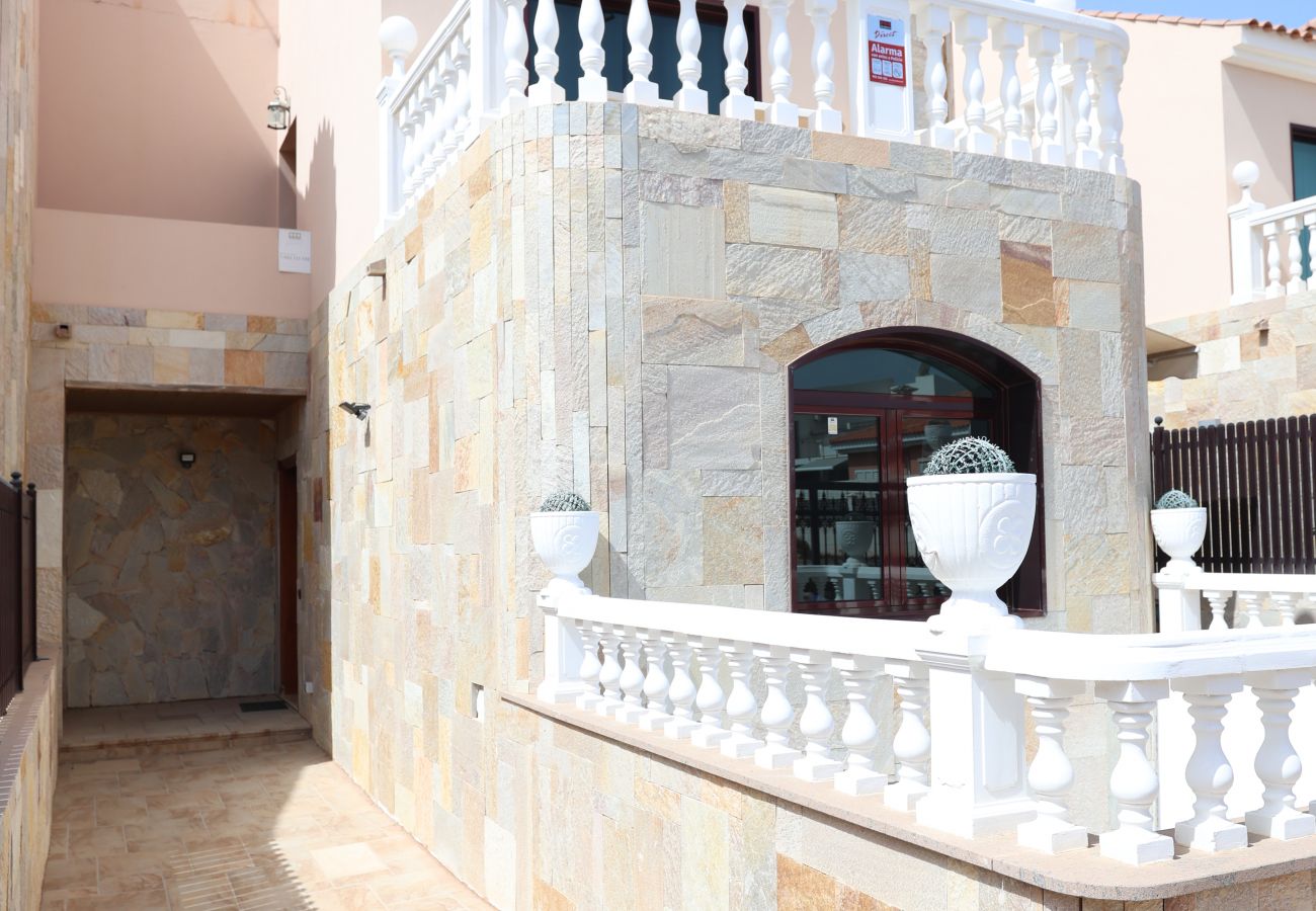 Villa in San Bartolomé de Tirajana - Happy Home