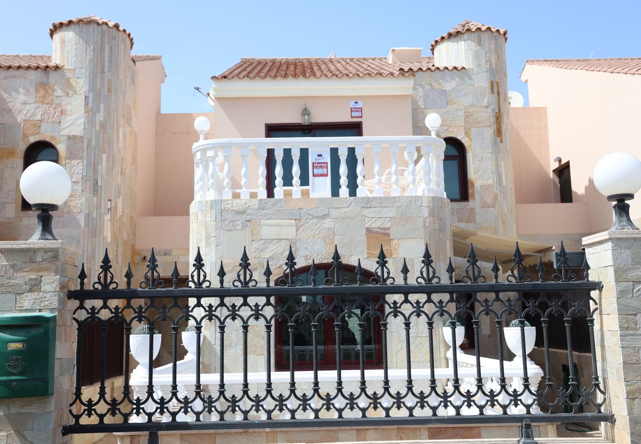 Villa in San Bartolomé de Tirajana - Happy Home