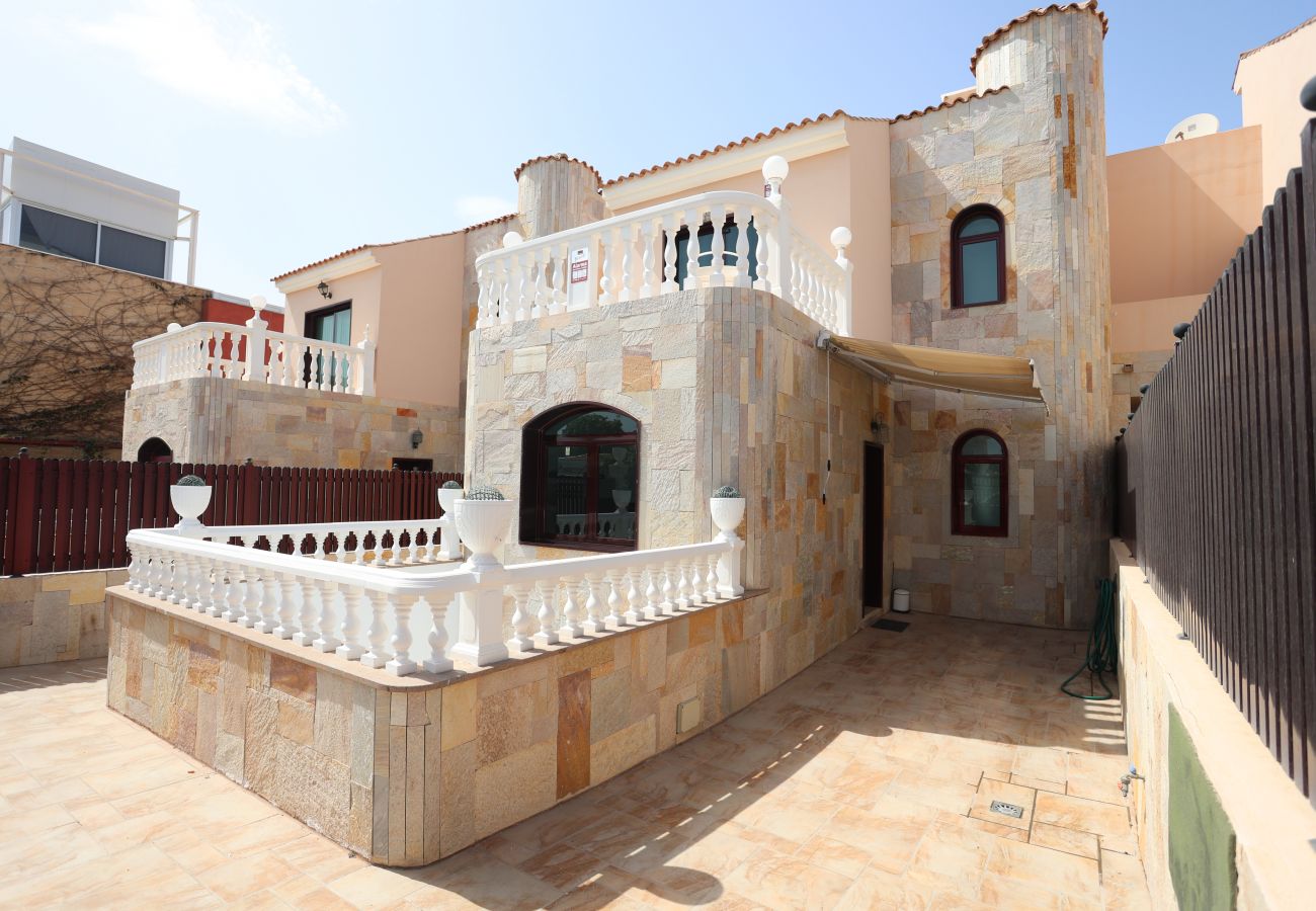 Villa in San Bartolomé de Tirajana - Happy Home