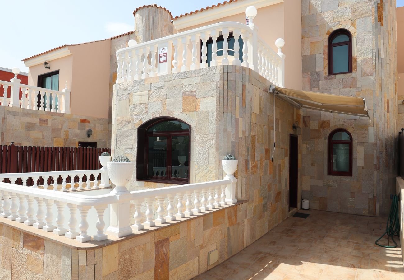 Villa in San Bartolomé de Tirajana - Happy Home