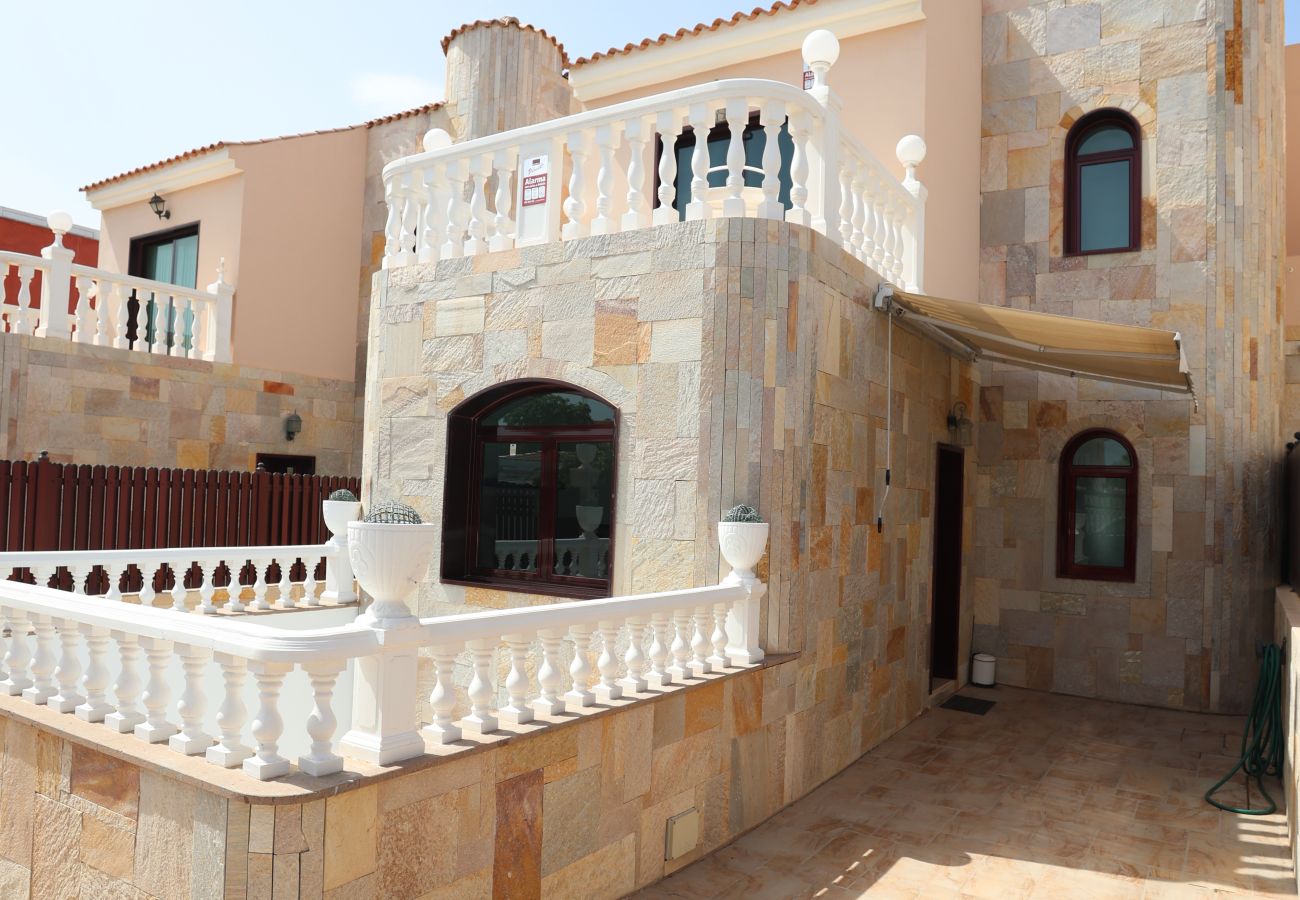 Villa in San Bartolomé de Tirajana - Happy Home