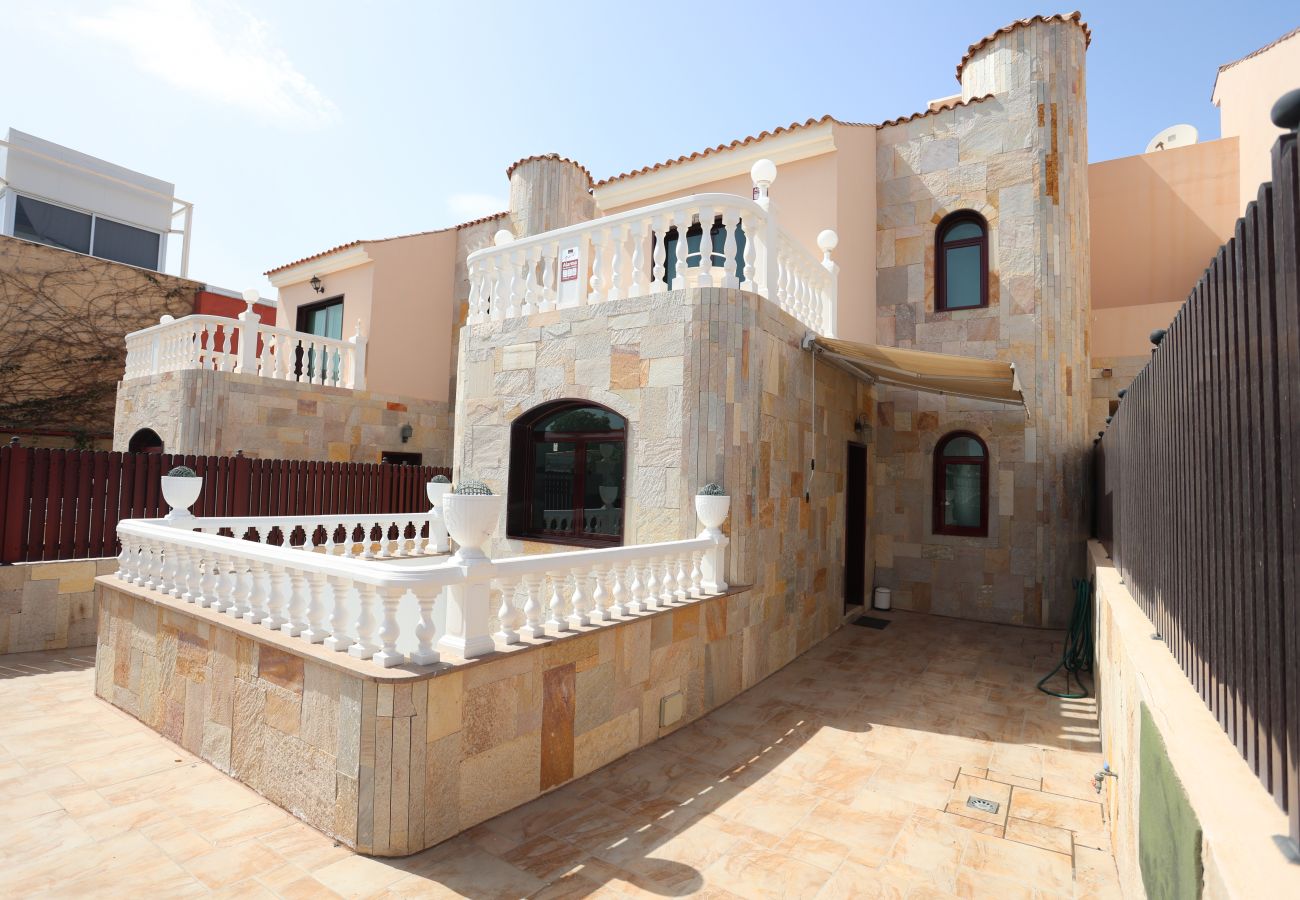Villa in San Bartolomé de Tirajana - Happy Home