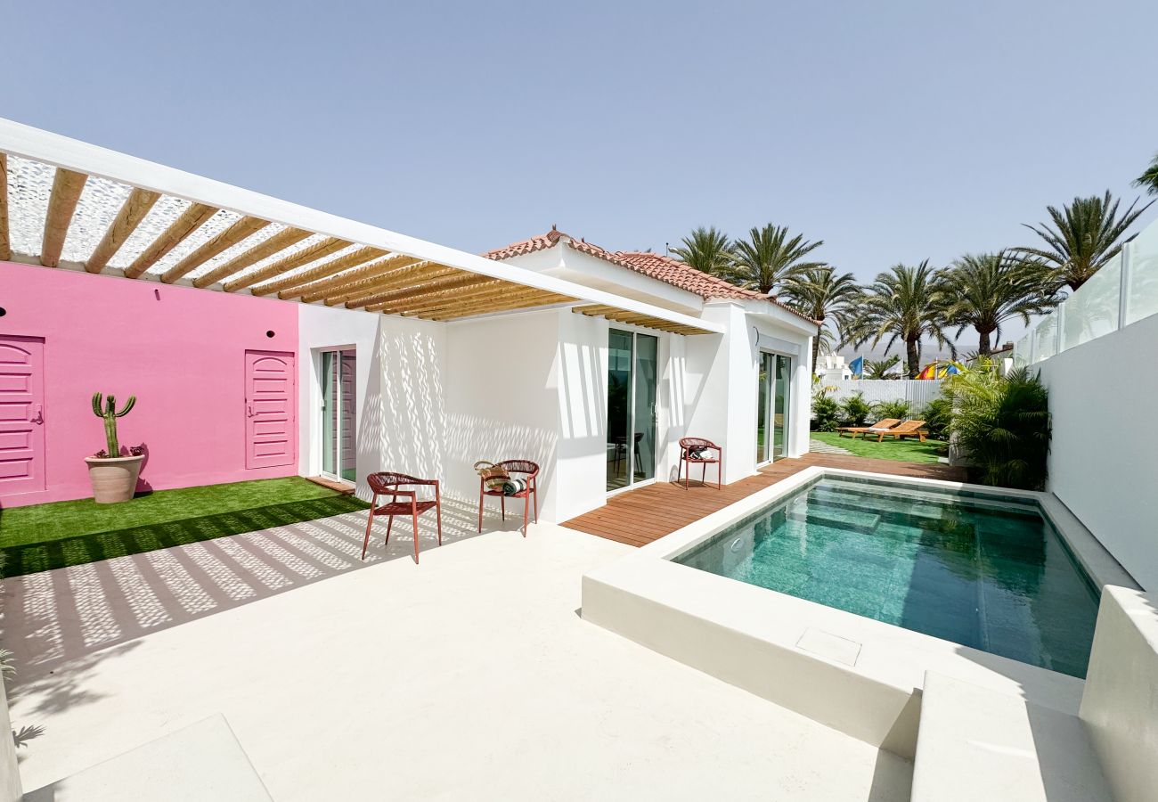 Chalet in San Bartolomé de Tirajana - Refurbished tropical house with a caribbean private pool