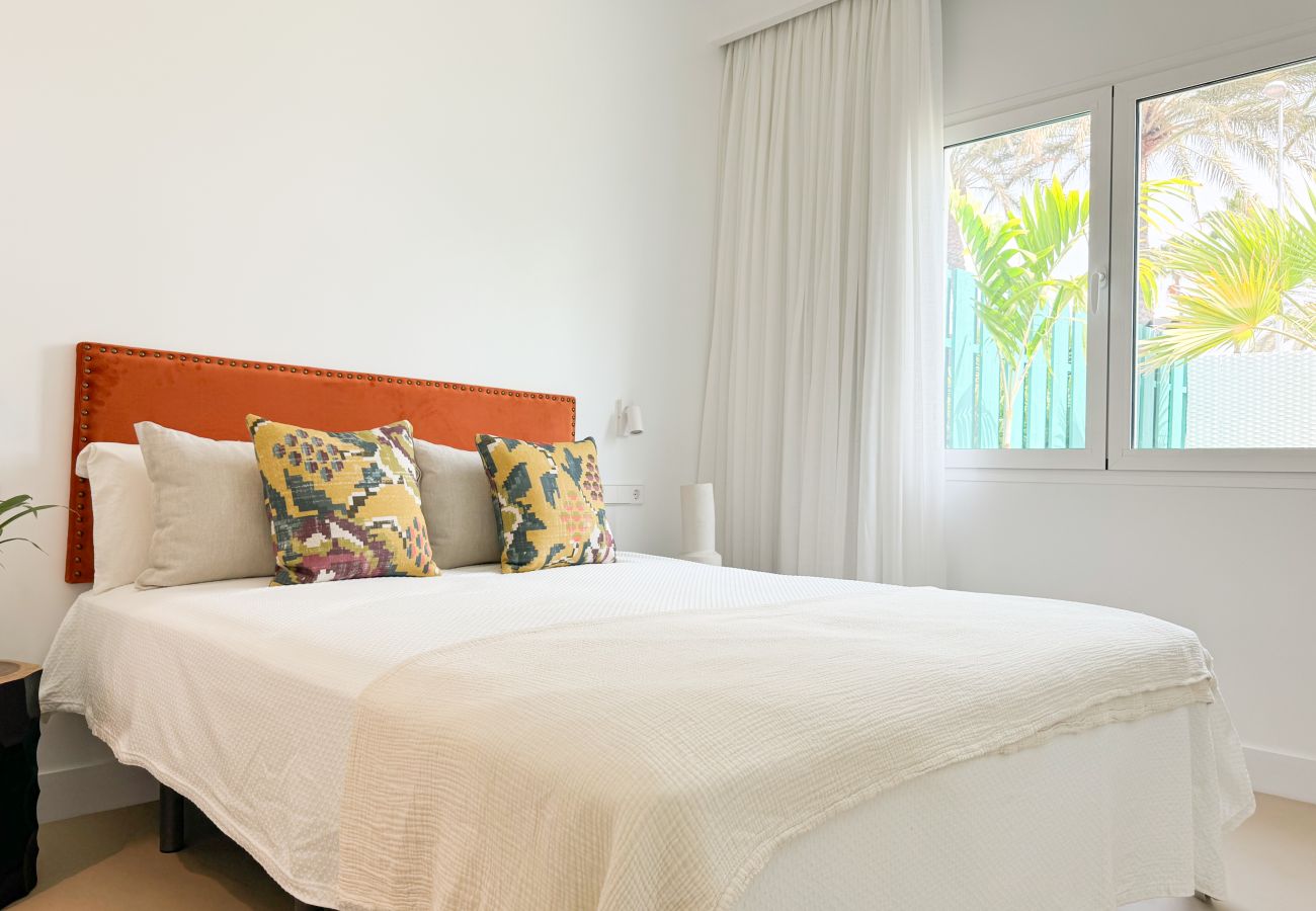 Chalet in San Bartolomé de Tirajana - Refurbished tropical house with a caribbean private pool
